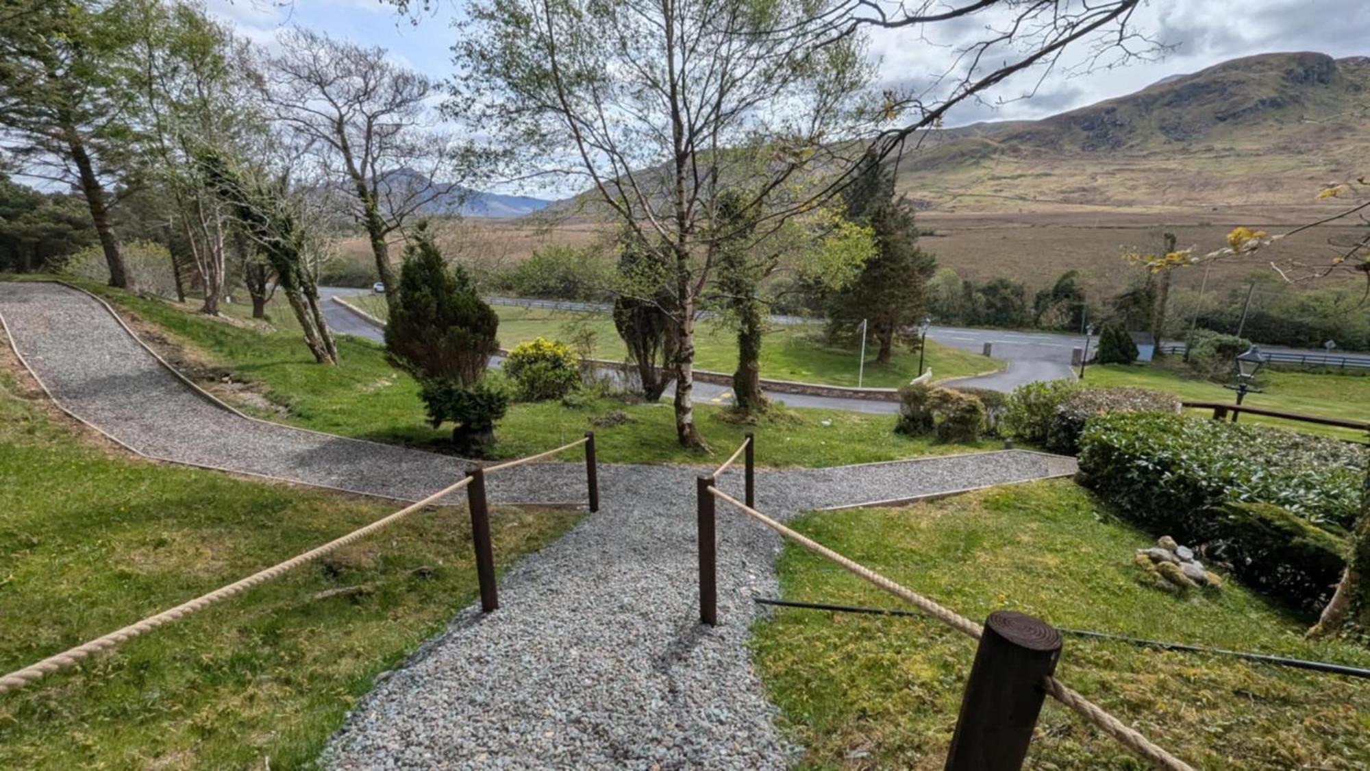 Kylemore Pass Hotel Letterfrack Exteriör bild